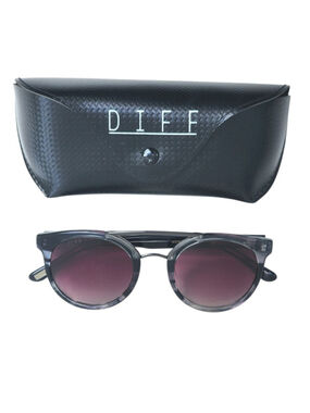 DIFF Astro Polarized Brown Stripe Pink Gradient Lense Round Sunglasses